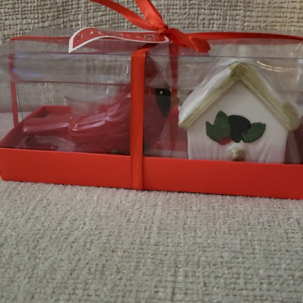 Holiday Cardinal Birdhouse Salt & Pepper Shaker Christmas